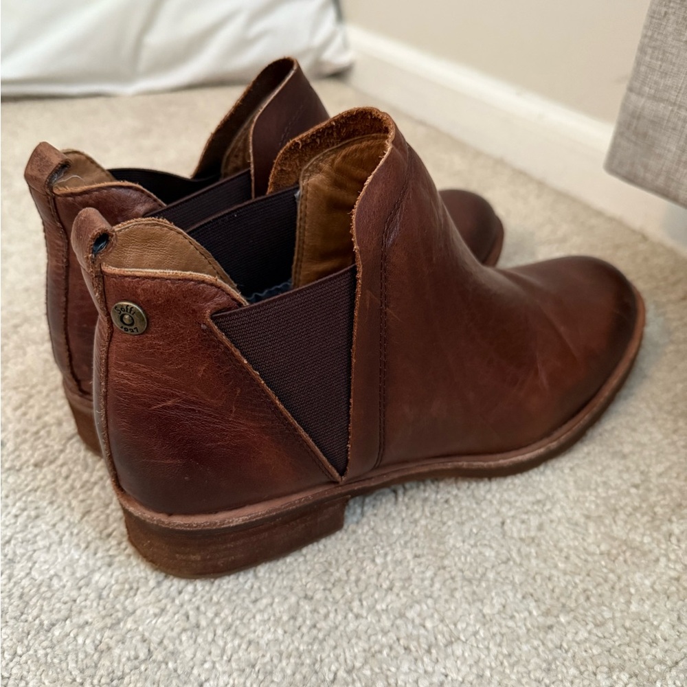 Sofft brown classic booties